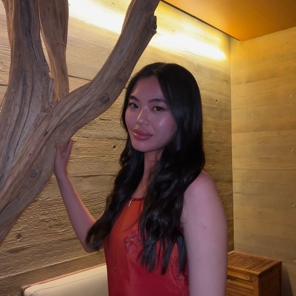 Meet your Posher, Lisa - Picture 1 of 1